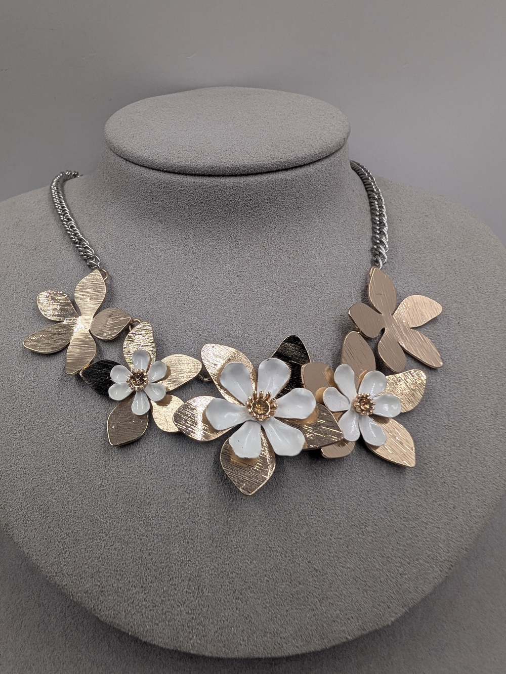 LC Lauren Conrad Floral Statement Necklace Mixed Metal White Enamel | 1317